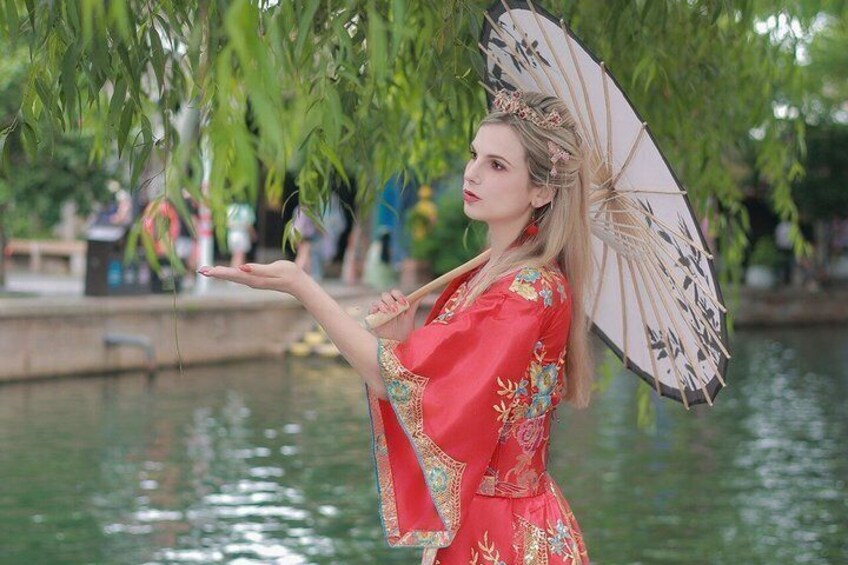 Shanghai: Zhujiajiao Water Town tour with Hanfu Photos(Optional) 4