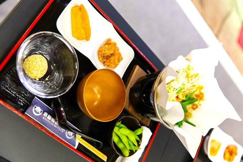 Kyoto Sumo Entertainment Show with Chicken Hot Pot and Geisha 2