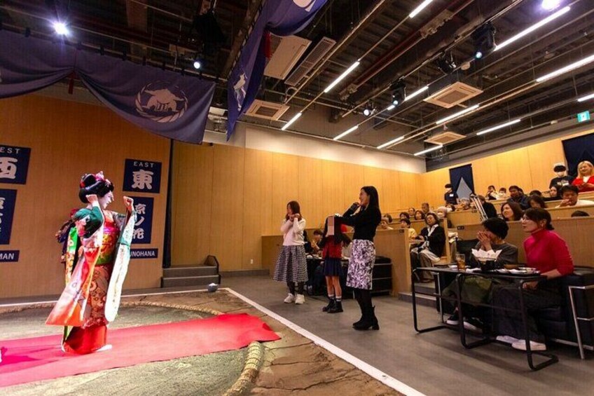 Kyoto Sumo Entertainment Show with Chicken Hot Pot and Geisha 3