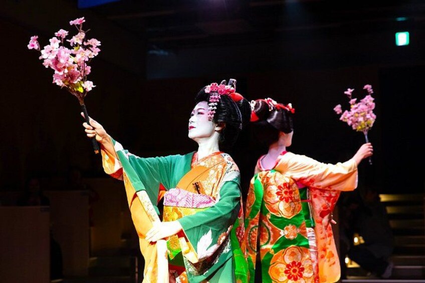 Kyoto Sumo Entertainment Show with Chicken Hot Pot and Geisha 3