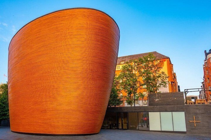 Kamppi Chapel: The unique curved wooden architecture of the "Chapel of Silence" in the city center. 2
