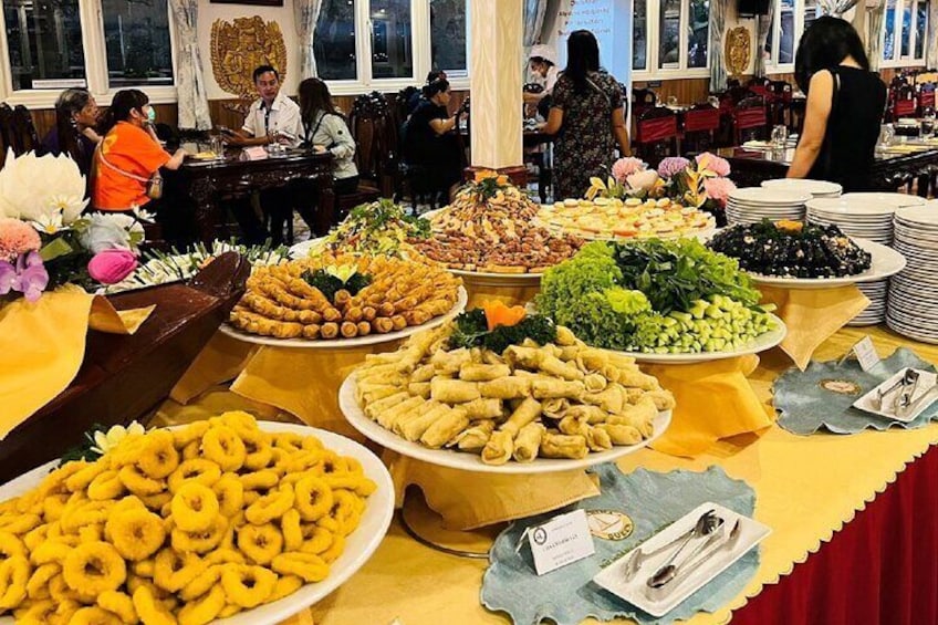 Saigon Evening Experience: Water Puppet Show & Dinner Cruise 4