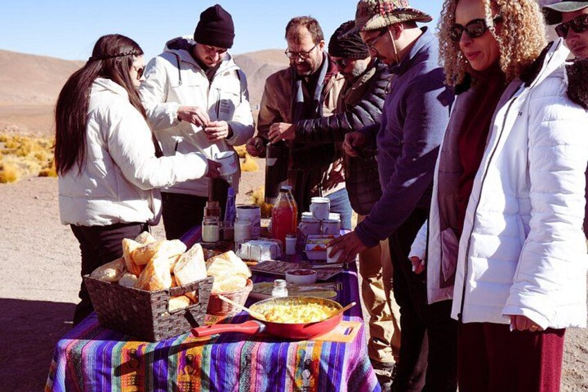 Geysers of tatio with breakfast 4