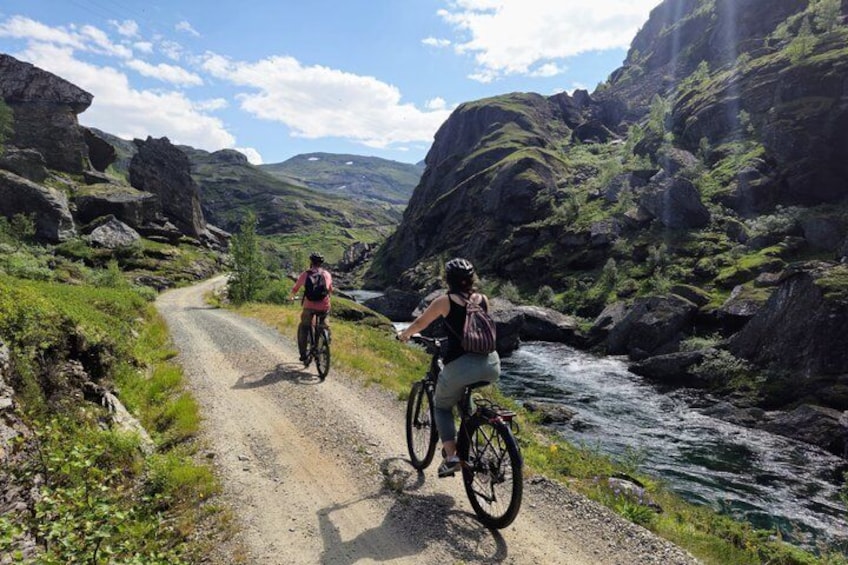Cycling along the Rallarvegen 3