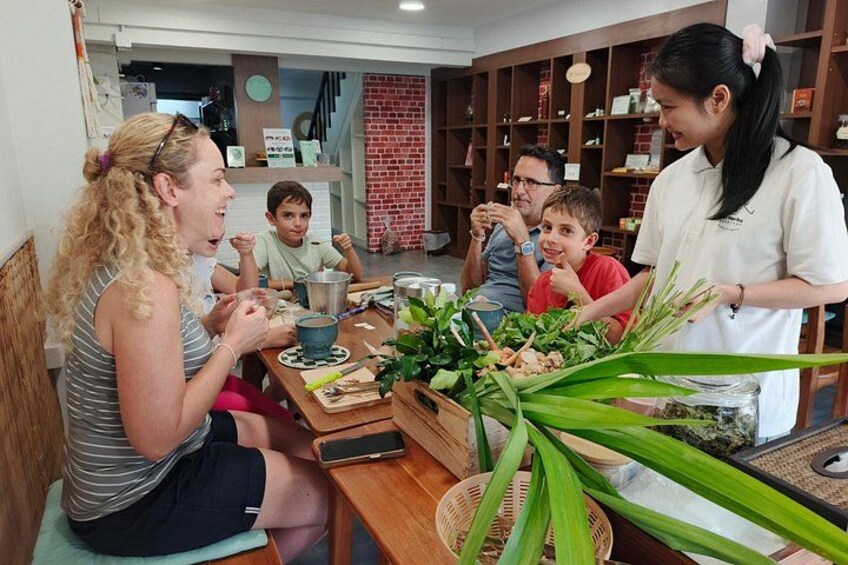 Thai Wellness Herbal Tea and Yadom Inhaler Workshop 4