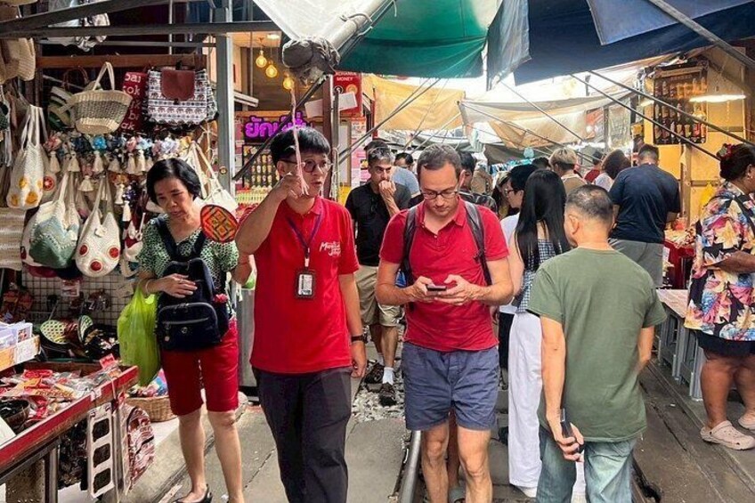 Bangkok Floating Market & Railway Market Tour with Private Car 2