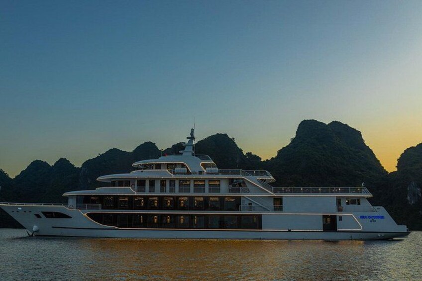 Sea Octopus Cruise – Premium Halong Bay Day Cruise 3