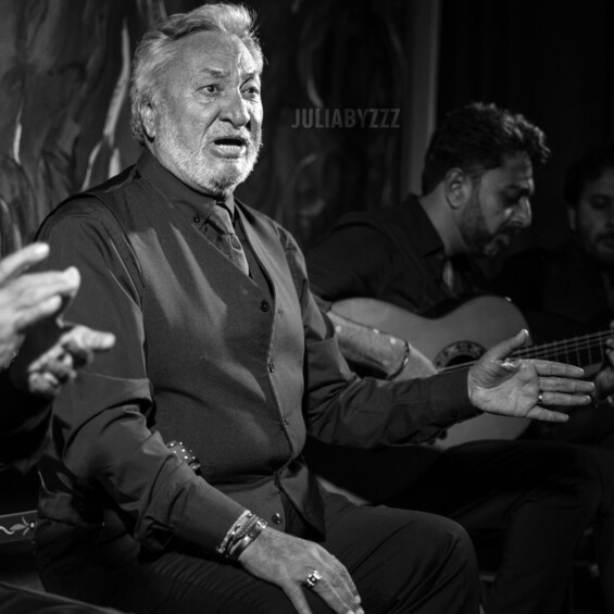 Sevilla: Flamenco Show at Tablao El Jardín de Murillo 1