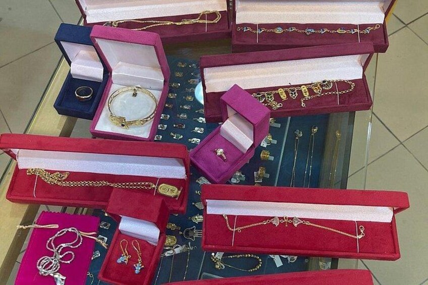 Cairo Shopping Tour Scented Oils Gold, Spices Cotton and more 3