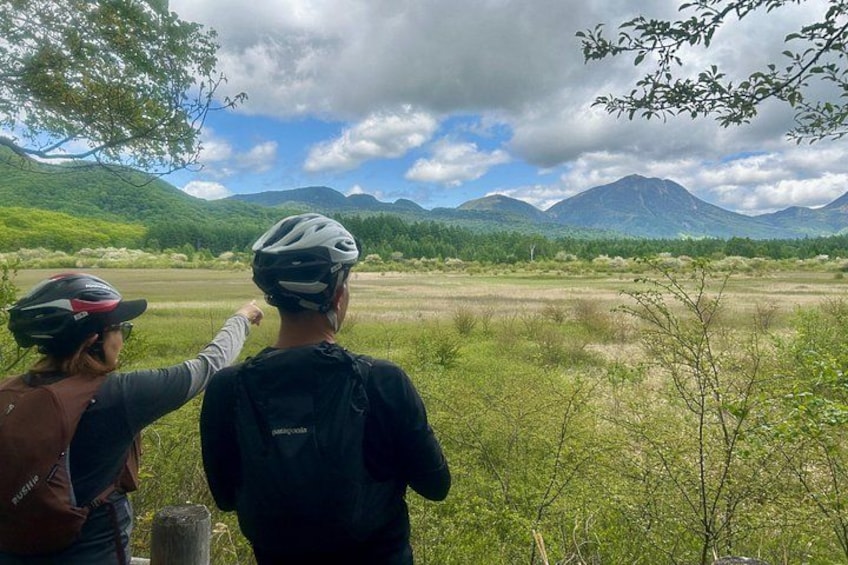 Nikko: Lake Chuzenji Hidden Beach E-Bike Tour with Lunch 4