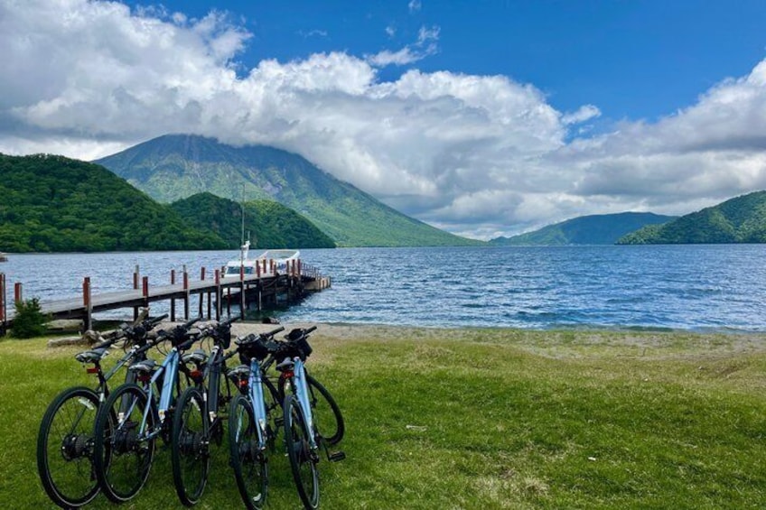 Nikko: Lake Chuzenji Hidden Beach E-Bike Tour with Lunch 1