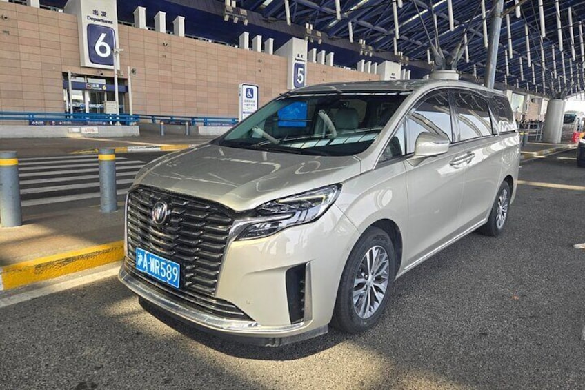 8-Hour Shanghai English Speaking Driver Chauffeur Servic 3