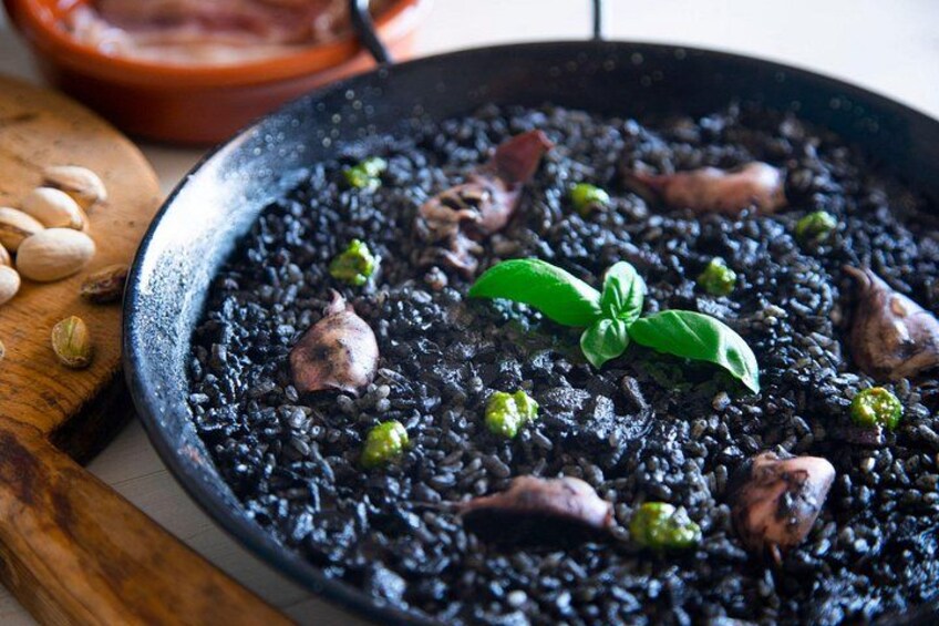 Cook Traditional Black Rice & Paella in Central Madrid 2
