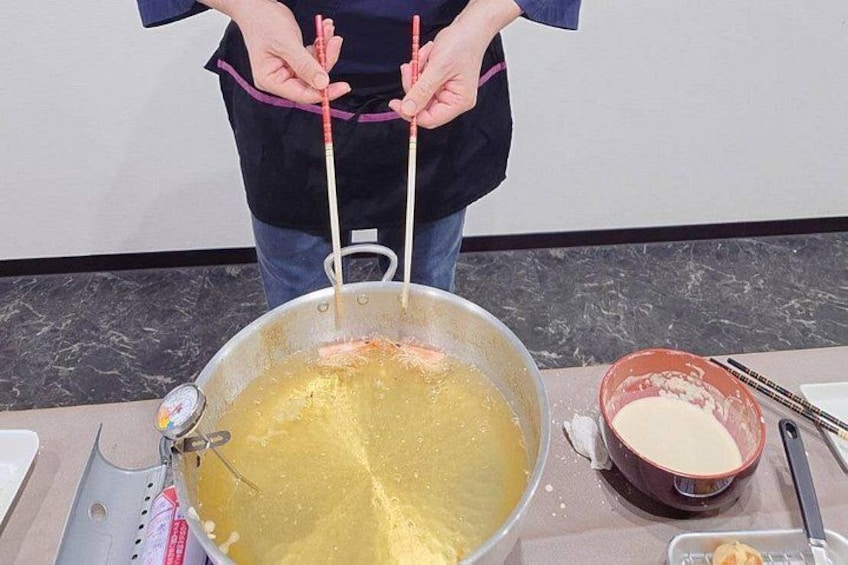 Hot! Tempura Rice Bowl Making Experience in Nara 2