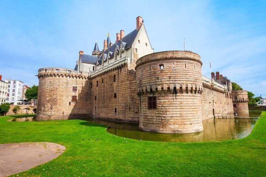 TOP Nantes : Private Guided Tour with your mobile 5