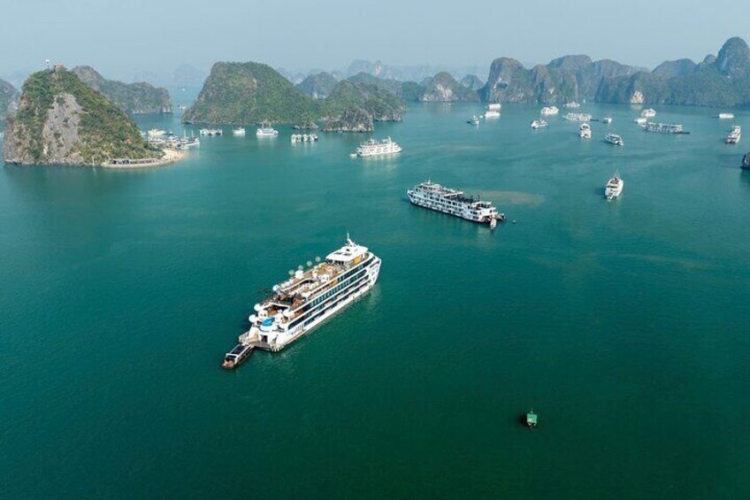 Luna Luxury Cruise Halong Bay – Premium 5 Star Day Tour 1