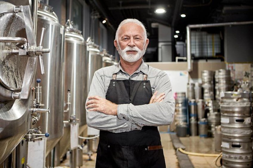 The master brewer has disappeared. With him the legendary old beer recipe. Can you find both? 1