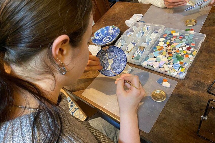 Hands On Modern Kintsugi with a Japanese Tradition in English 1