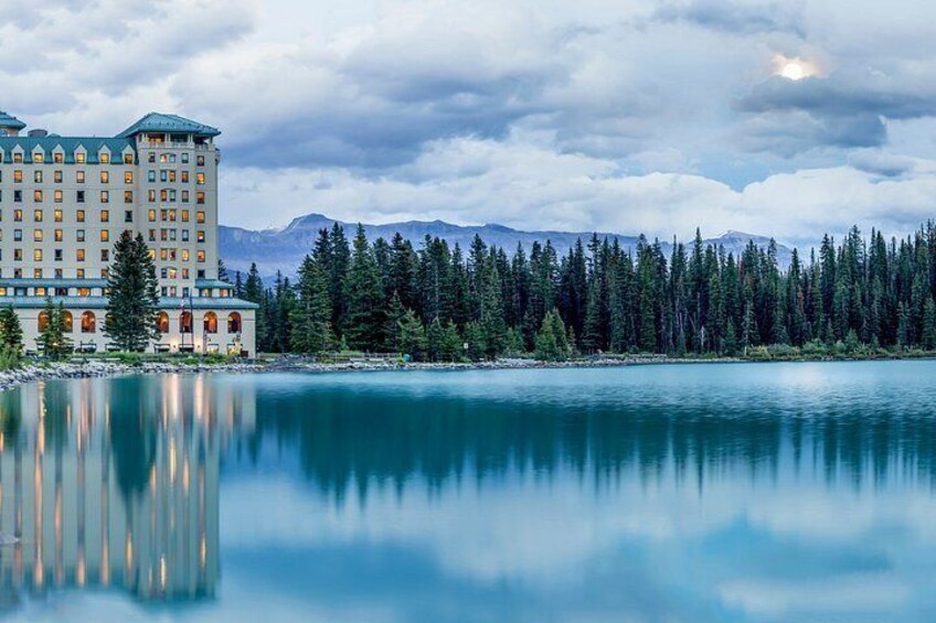 Moraine Lake and Lake Louise Private Tour(5hr) from Banff/Canmore 2