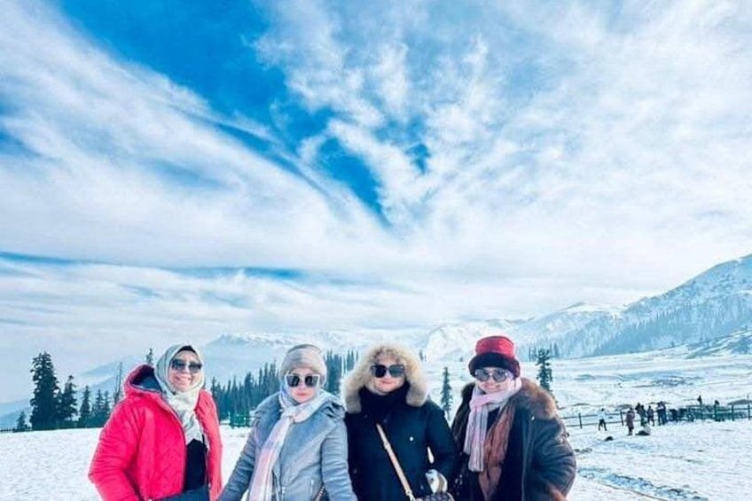Gulmarg Day Trip in Kashmir from Srinagar with Pvt Car & Guide 2