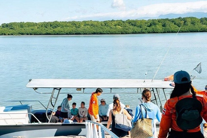 Isla Tortuga Premium: snorkeling, Monkeys & Private Beach Spot 2