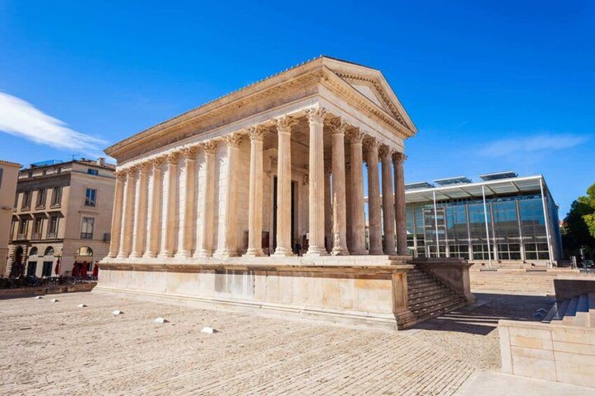 Hello Nîmes: Private 2-Hour Intro City Walk with Local Guide 4