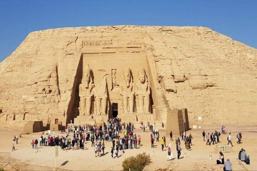 The Great Pyramid of Giza with visitors in front. 2
