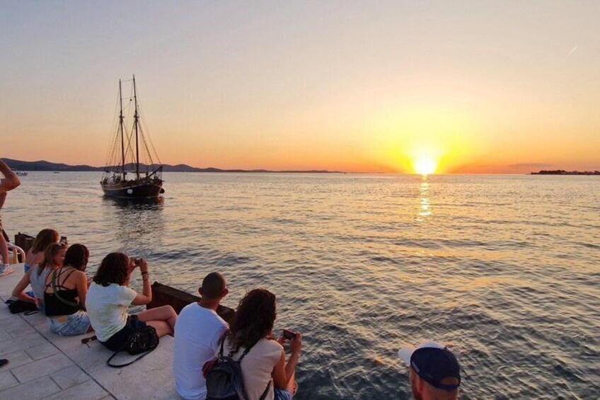 Zadar Sunset Cruise on a Traditional Boat with Wine 4