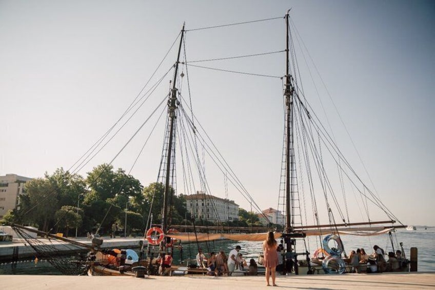 Zadar Sunset Cruise on a Traditional Boat with Wine 5