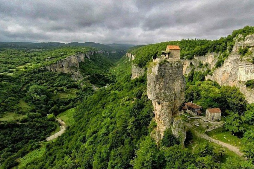 Katskhi pillar 1