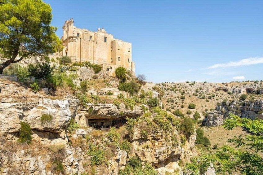 Matera: Panoramic TukTuk Tour with Cave House Entry 2