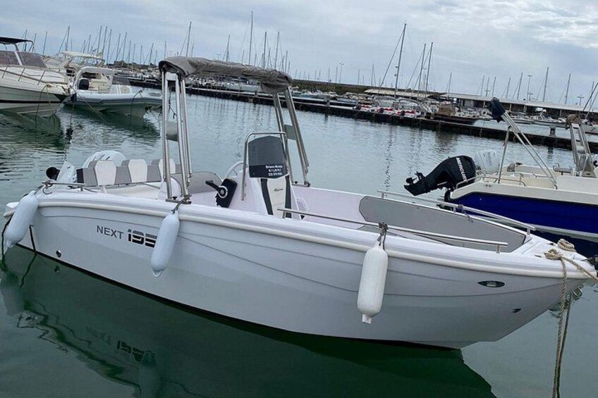 Private daily boat excursion of the Amalfi Coast 4