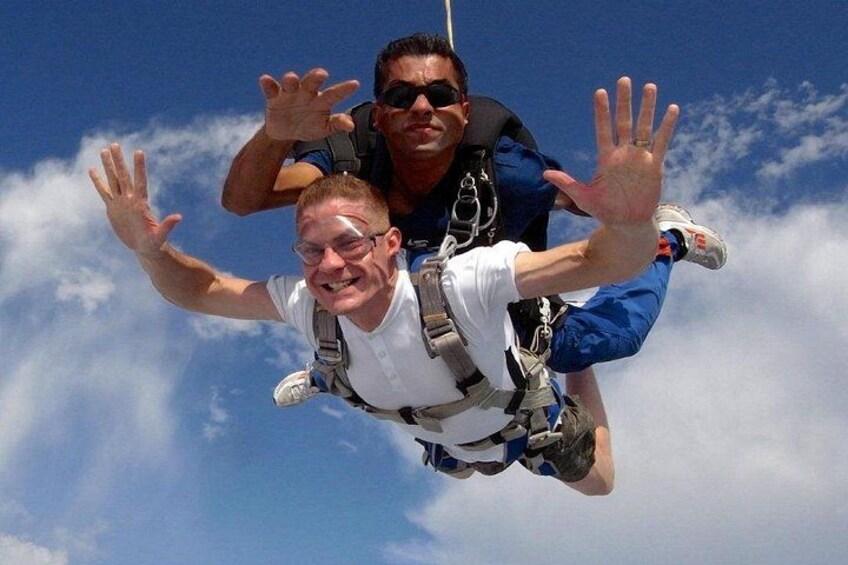 Pattaya Ocean View Tandem Skydiving with Transfers from Bangkok 3