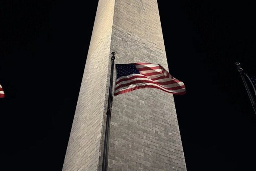 Washington DC Monuments & US History Moonlight Guided E-Cart Tour 2