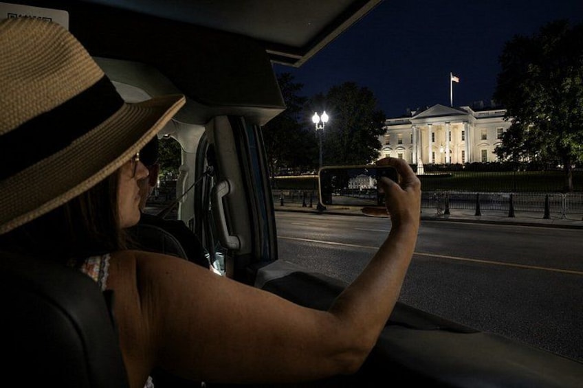 Washington DC Monuments & US History Moonlight Guided E-Cart Tour 4