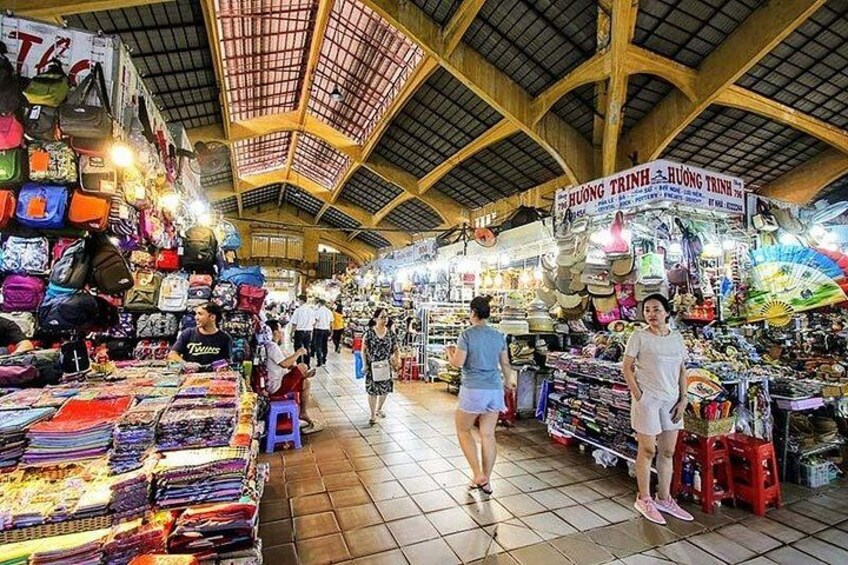Inside hustle and bustle of Ben Thanh Market 2