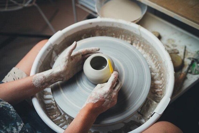 Intro to Pottery Wheel Throwing 1