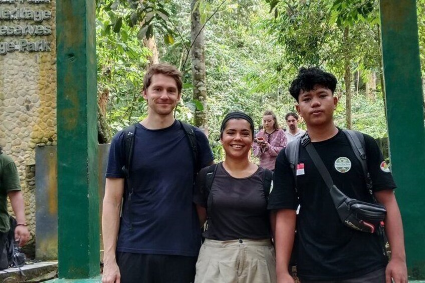Sumatra : 2-Day Orangutan Trekking and River Tubing Tour 4