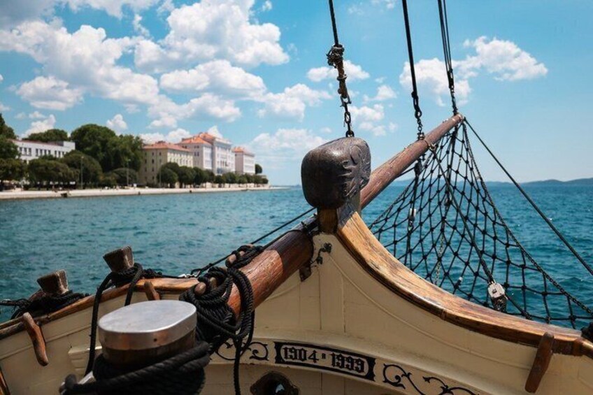 Zadar: Traditional Boat Tour with Unlimited Wine and 3 Stops 5