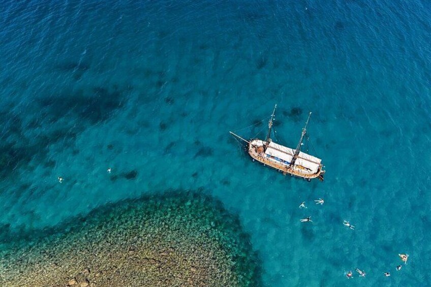 Zadar: Traditional Boat Tour with Unlimited Wine and 3 Stops 3
