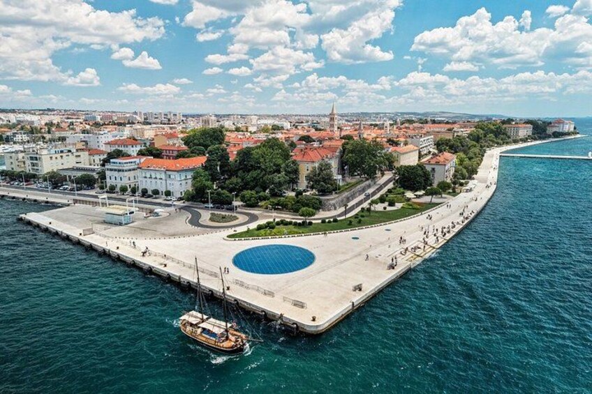 Zadar: Traditional Boat Tour with Unlimited Wine and 3 Stops 2