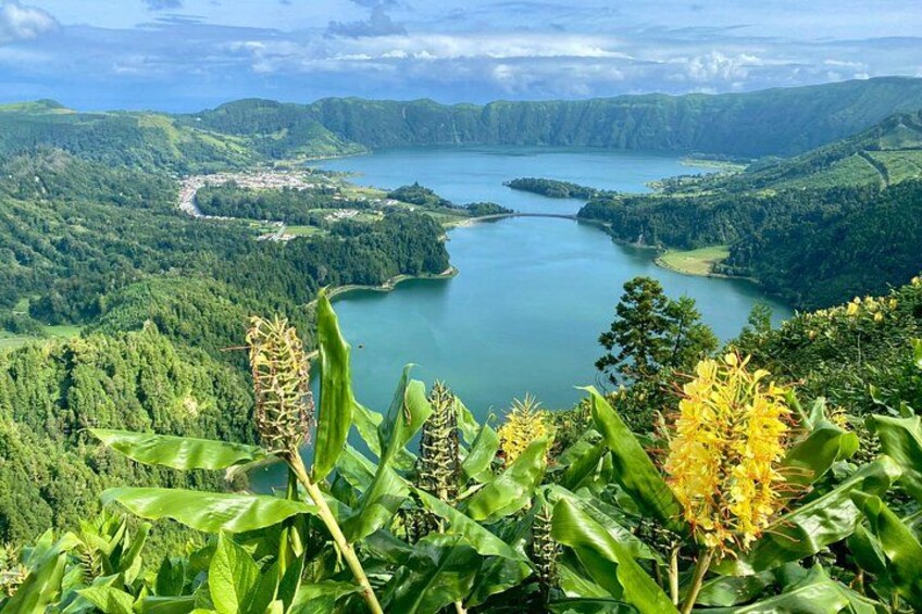 The Best of São Miguel: Lakes & Hot Springs 1