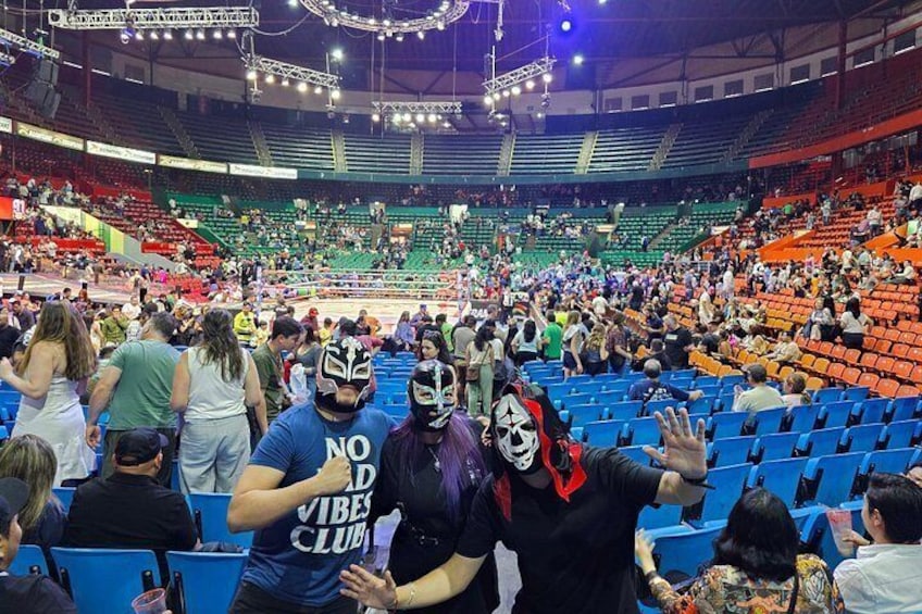 Even the Rudos Can't Resist the Tacos and Mezcal Fight Tour 4