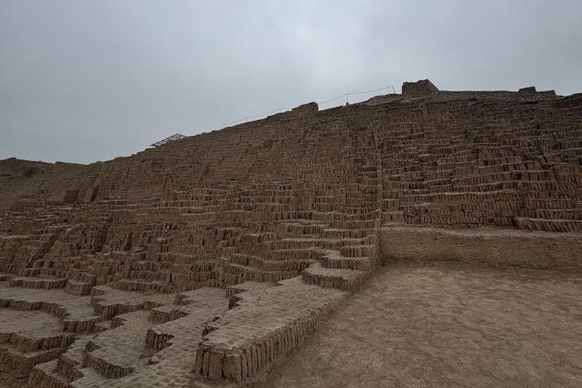 Costruzioni in pietra a terrazze su un pendio. 5