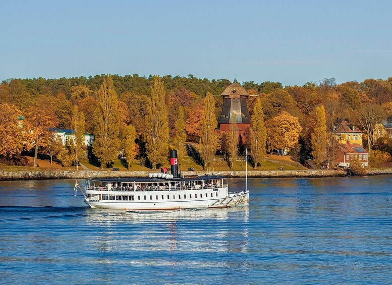 Picture 1 for Activity Stockholm: Archipelago Cruise with Lunch (guided) 3