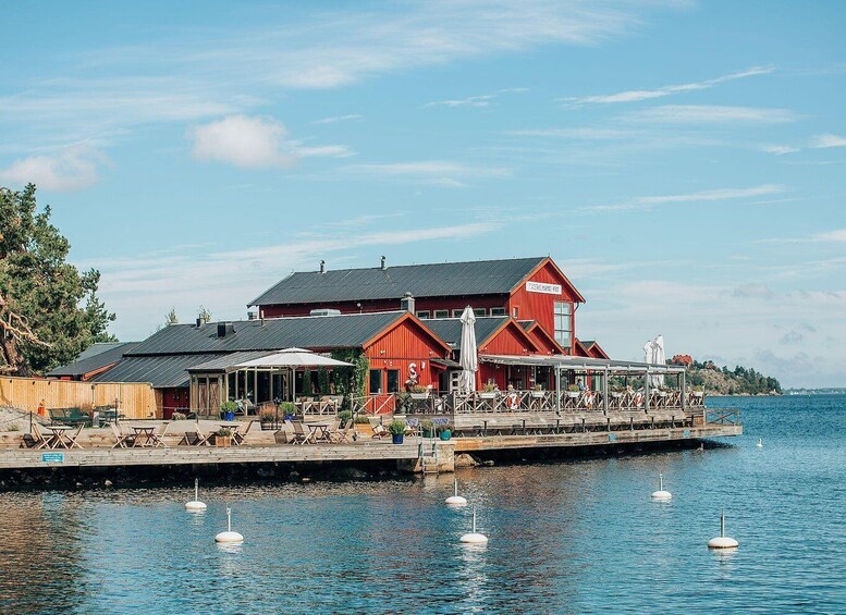 Picture 8 for Activity Stockholm: Archipelago Cruise with Lunch (guided) 4