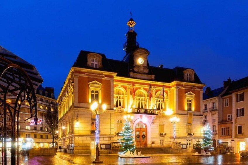 City Inn: The central square and its illuminations highlighting 19th century architecture. 2