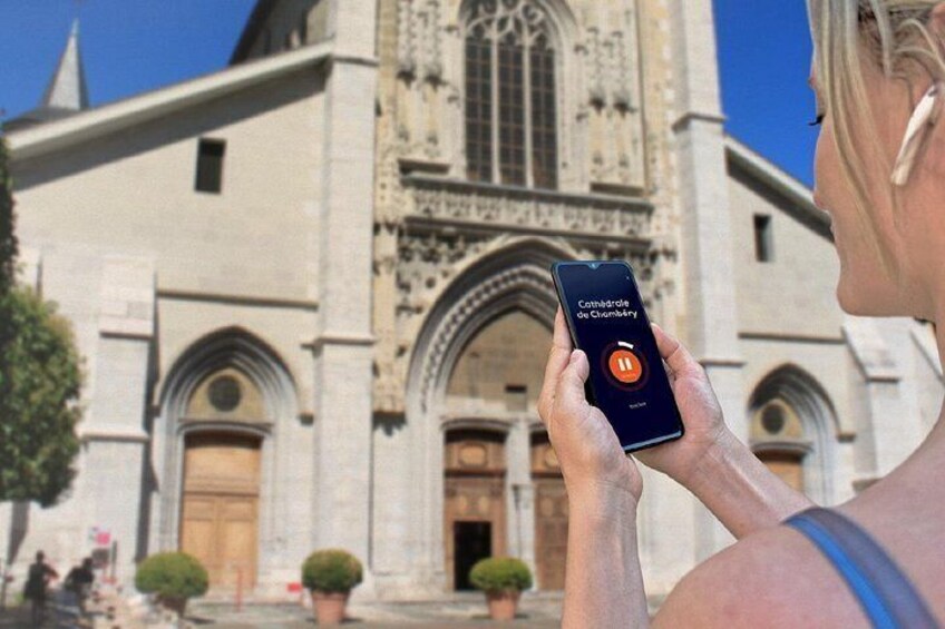 Visit of Chambery in freedom: In front of the Cathedral Saint-François-de-Sales, famous for its inner trompe l'oeil. 4
