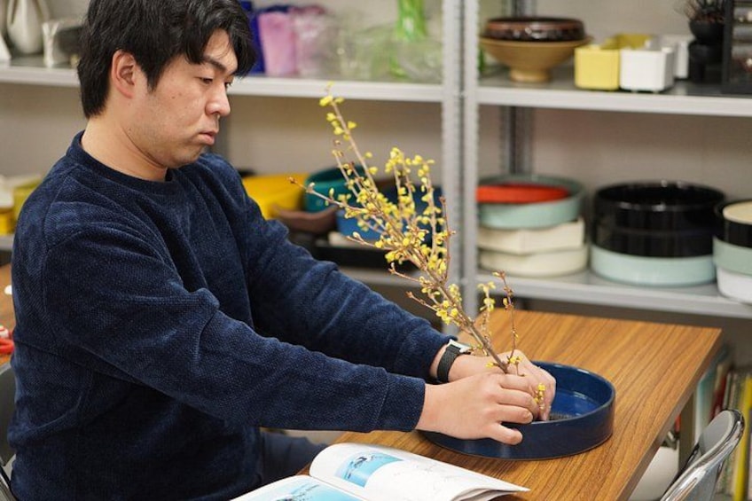 Elegant styling with golden-flowered FORSYTHIA. 3