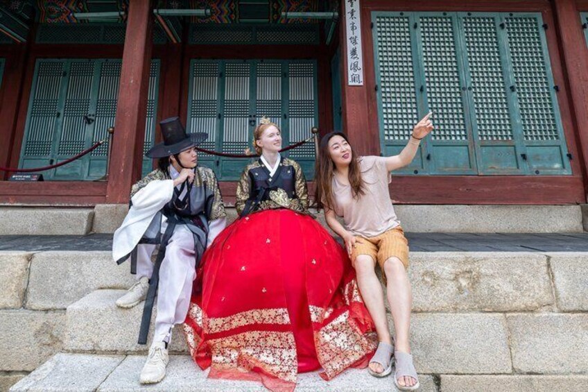 Seoul Old Meets New: Palace, Bukchon & Ikseondong 1